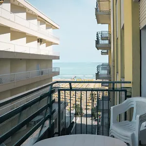 blu-kobler-ampio-appartamento-fronte-mare.hotelinveneto.com/
